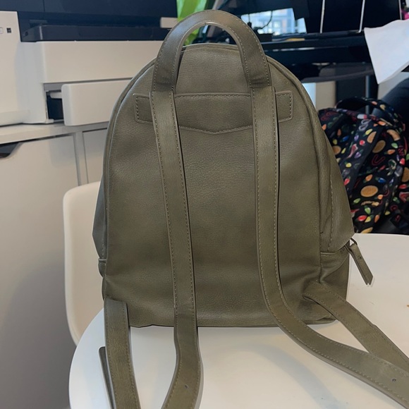 Backpack - Picture 2 of 3